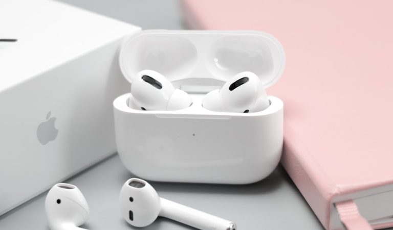 Revolutionizing Daily Life: The Impact of Tech Gadgets on Modern Living